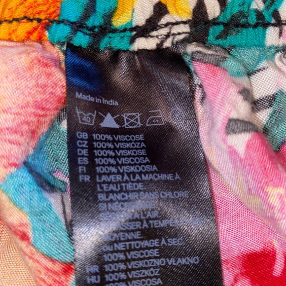 H&M Floral Shorts! - Picture 5 of 6